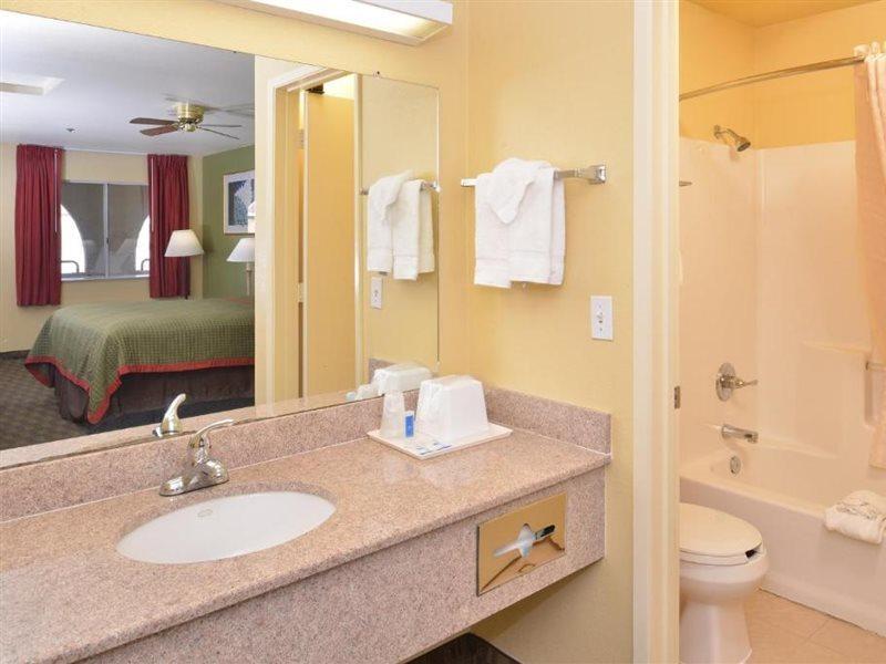 Rodeway Inn Делано Екстер'єр фото