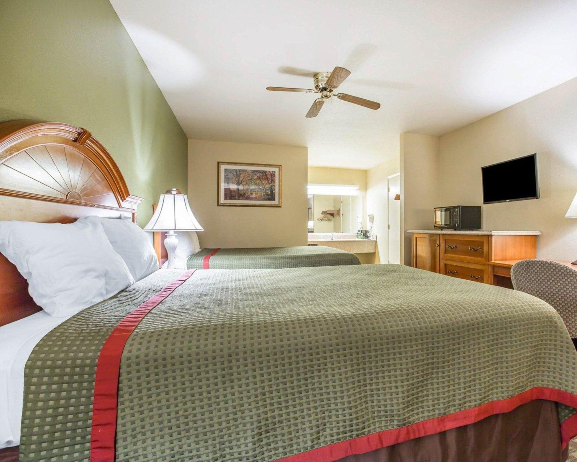 Rodeway Inn Делано Екстер'єр фото
