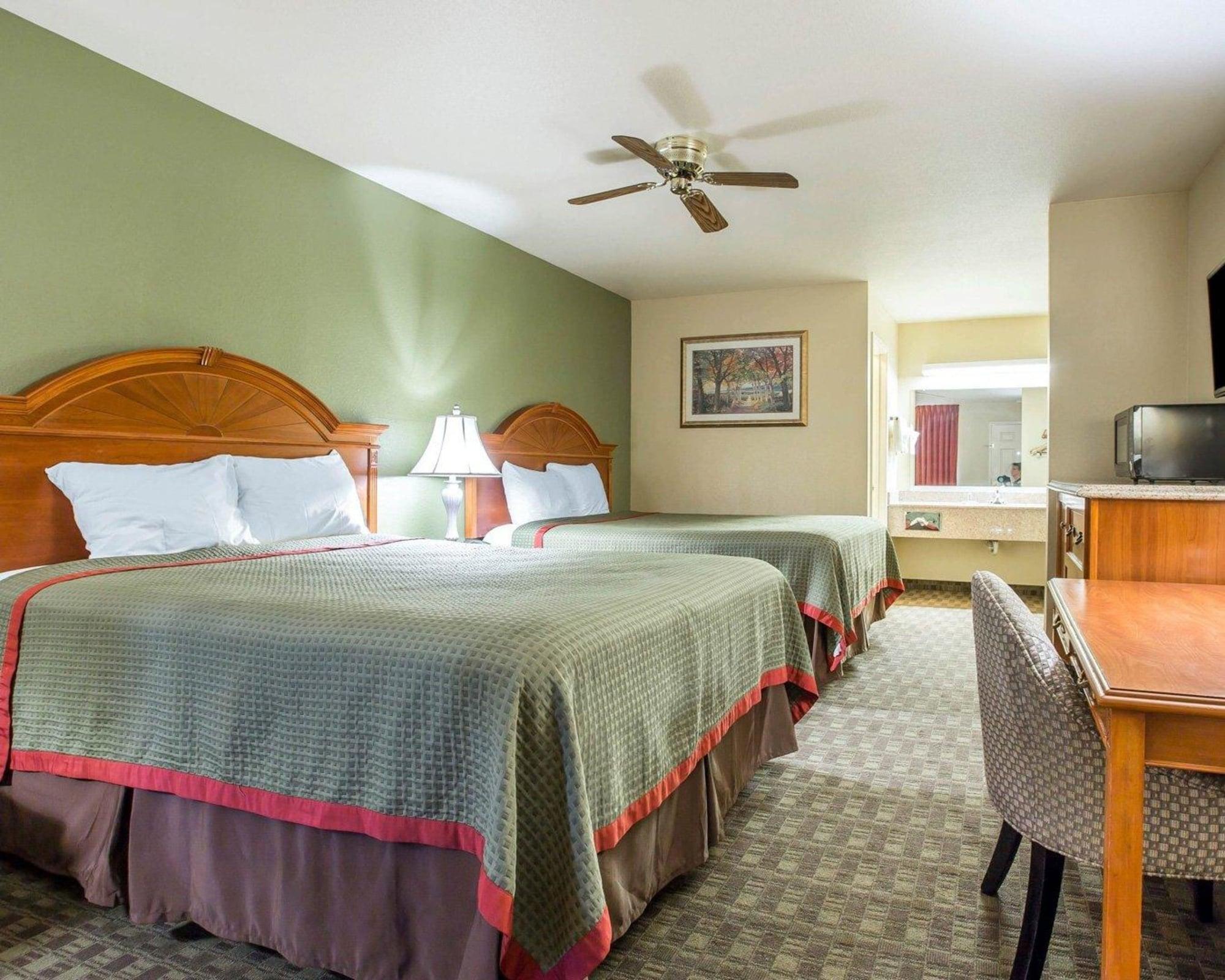 Rodeway Inn Делано Екстер'єр фото